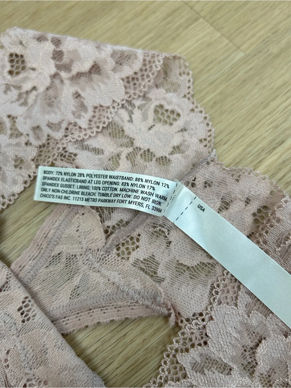 Soma Embraceable Allover Lace Thong Panty XS